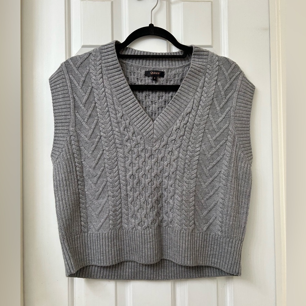 Quince Black Merino Wool Cable Knit Sweater Vest Womens Small V Neck